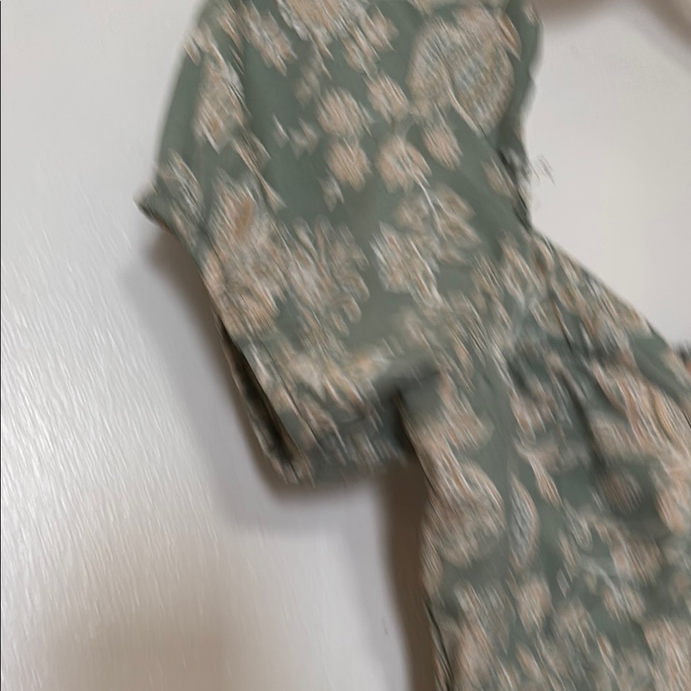 Land of the Free floral sage and ivory pants jumpsuit size S - Picture 6 of 10
